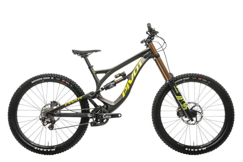 2018 pivot phoenix dh carbon mountain bike medium scaled