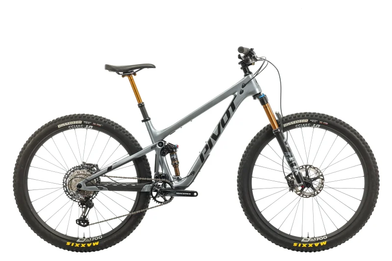 2021 pivot trail 429 pro xt xtr mountain bike medium scaled