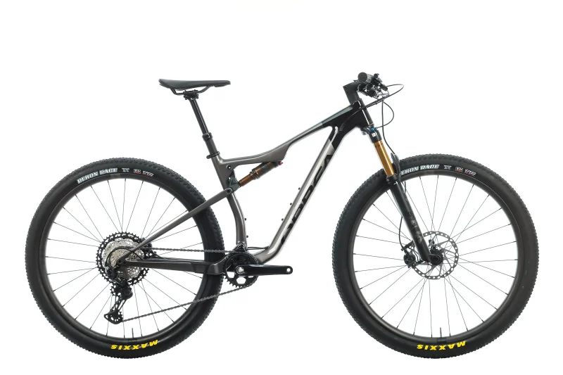 2022 orbea oiz m10 tr medium mountain bike scaled