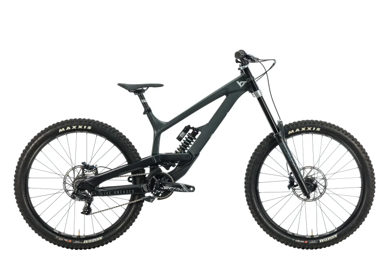 2022 yt tues large downhill bike base model scaled