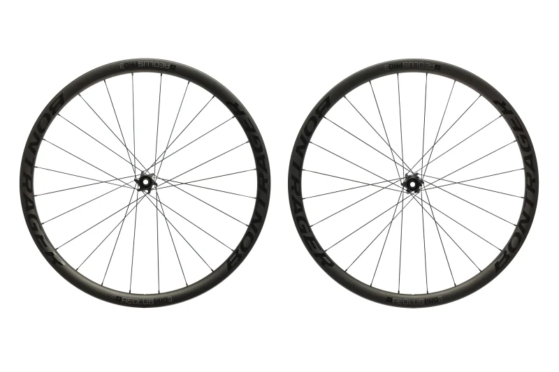 bontrager aeolus pro 3 carbon 700c tubeless wheelset scaled