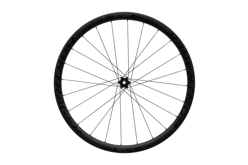 bontrager aeolus pro 3 tlr carbon tubeless rear wheel 700c scaled