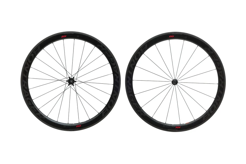 bontrager aeolus xxx 4 700c carbon tubeless wheelset scaled