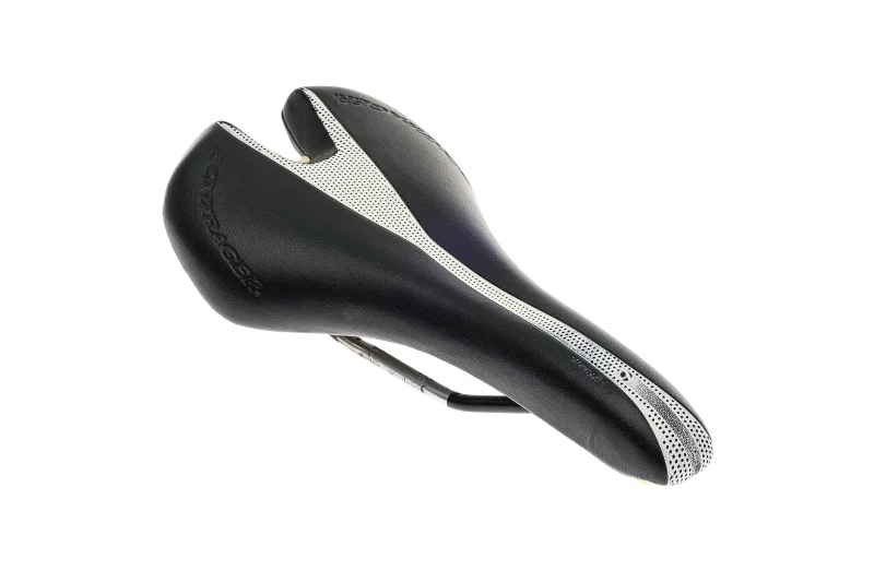 bontrager affinity 3 saddle 138mm cromo rails black white scaled