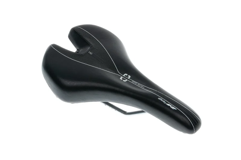 bontrager affinity r 145mm cr mo rails bike saddle black scaled