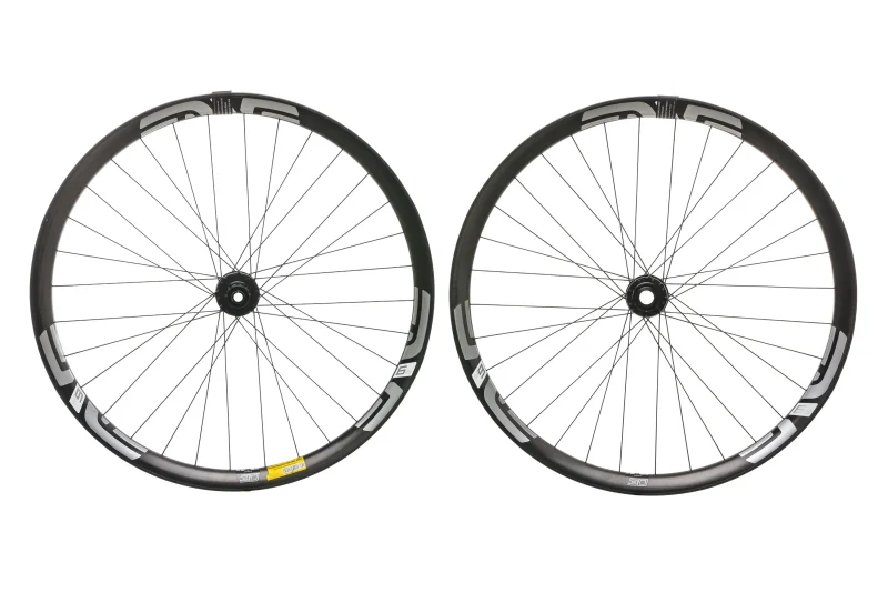 eve m930 dt swiss carbon tubeless 27 5 wheelset scaled