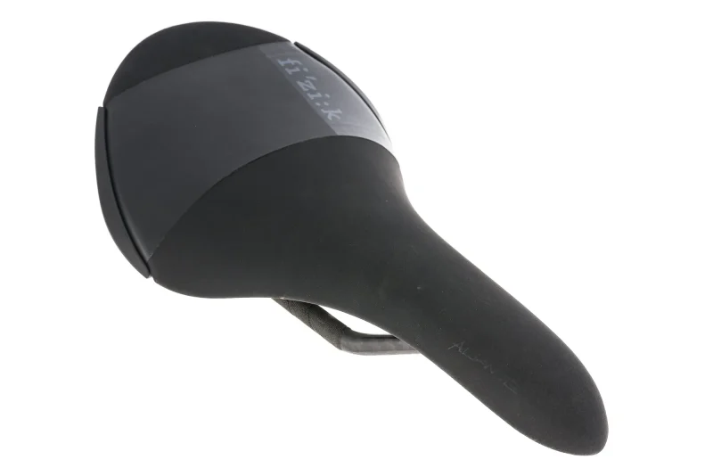 fizik aliante r1 carbon saddle 138mm black rails