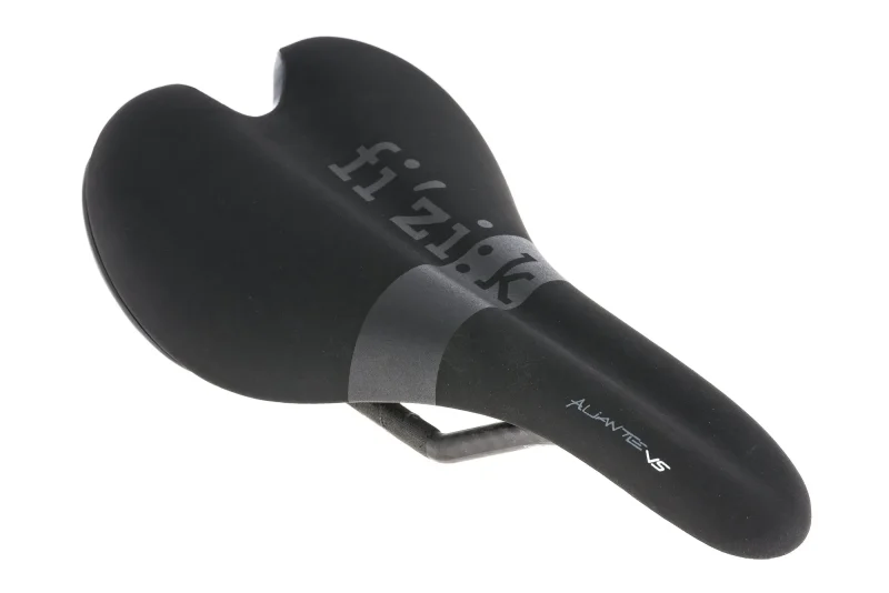 fizik aliante vs black carbon saddle 140mm rails