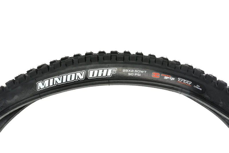 maxxis minion dhf 29 2 5 120 tpi tubeless tire scaled