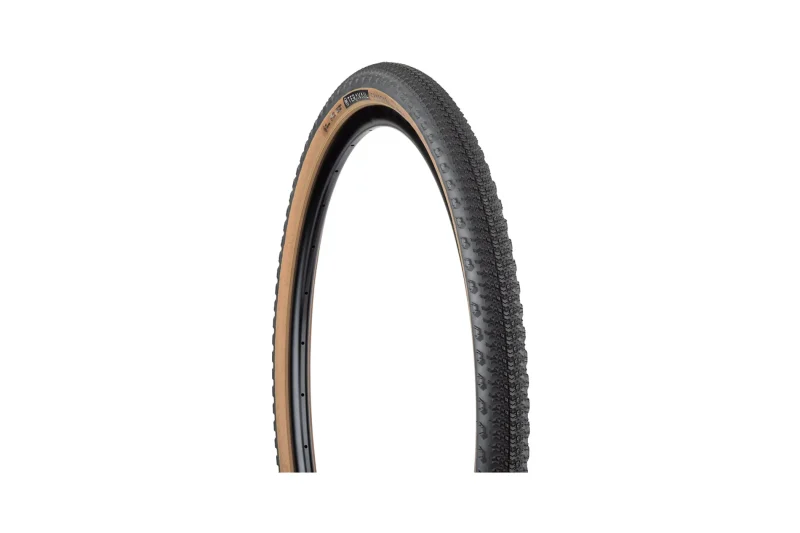 teravail cannonball 700c x 47mm tubeless tire durable tan