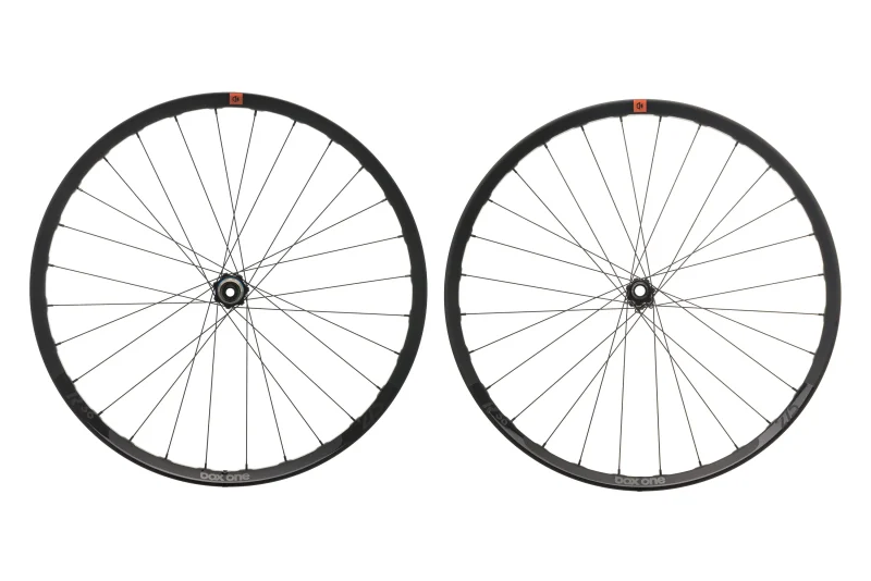 tr36 carbon tubeless 27 5 wheelset box one 1 scaled