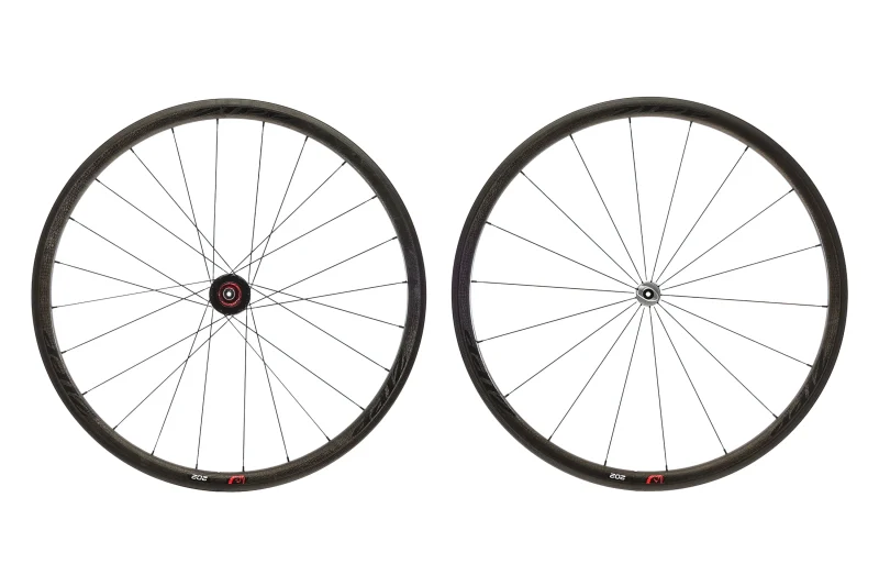 zipp 202 firecrest 700c carbon clincher wheelset 1 scaled